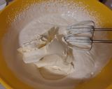 A picture of step 1 of Semifreddo with Pavesini Cookies.