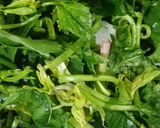 A picture of step 3 of Mooli ki bhaji.