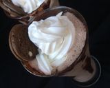 A picture of step 4 of Oreo milkshake.