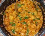 A picture of step 5 of Dum Aloo.