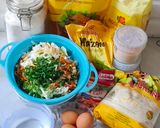 Foto langkah ke 1 dari resep Pastel Bihun Sayur (Adonan Tanpa Telur).
