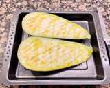 Foto del paso 2 de la receta: Berenjenas rellenas con queso gratinado