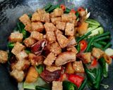 Foto langkah ke 5 dari resep Tumis Ikan Asin Jambal.
