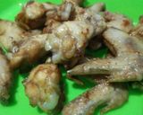 Foto langkah ke 2 dari resep Sayap ayam saus pedas.