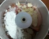 Foto langkah ke 1 dari resep Egg chicken roll.