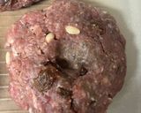 Foto del paso 3 de la receta: Hamburguesa de Pasas y Piñones con Salsa Roquefort y Pan Negro …