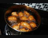 A picture of step 8 of Banana Fritters.