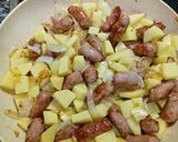 Foto del paso 5 de la receta Salchichas al vino con patatas