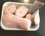 Foto del paso 1 de la receta: Merluza Rebozada con alubias al ajillo