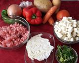 Foto del paso 1 de la receta: Patatas rellena de carne con verduras y bechamel gratinada