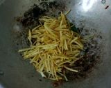 Foto langkah ke 4 dari resep Petis kentang kering pedas manis.