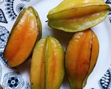 A picture of step 1 of Masala Star Fruit.
