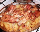 Borsos sült pulykaszárnyak fűszeres burgonyaágyon 🌯🦃🧄 recept fázis 3 fotója