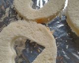 A picture of step 2 of Bread_cheesy_veg_window_sindwich.