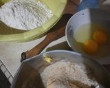 Foto langkah ke 1 dari resep Bolen Lembut Tanpa Bau Tepung.