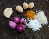 Foto langkah ke 1 dari resep Telur Masak Acar Kuning.