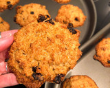 Foto del paso 5 de la receta: Galletas de avena, pasas, coco, banana 🍌 sin harina, sin huevo ni leche 🌱 vegana