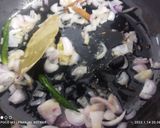 A picture of step 4 of Matar Pulao.