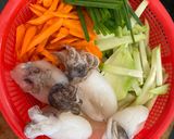 Hình bước làm 1 của món Mực xào su hào carrot