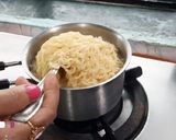A picture of step 3 of Potato Maggi.