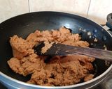 A picture of step 4 of Sooji Besan Halwa.