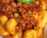 Une image de l'étape 7 de Gnocchi sauce tomates viande et petits pois, recette Sicilienne.