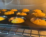 Foto langkah ke 3 dari resep Cheese Egg Muffin.