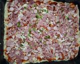 Foto del paso 2 de la receta: Pizza con lacón y salchichas ahumadas