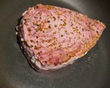 Foto del paso 6 de la receta: Medallón de atún sellado