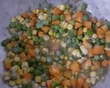 Foto langkah ke 3 dari resep Tumis Frozen Mix Veggies (Buat Bekal).