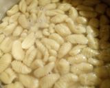 Foto del paso 5 de la receta: Ñoquis de papa con salsa de pollo