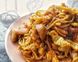A picture of step 8 of Mie Goreng / Indonesian Style Fried Noodle.