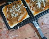 Foto langkah ke 2 dari resep Pizza waffle roti tawar.