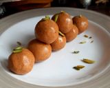 A picture of step 4 of Besan laddu.