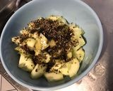 Une image de l'étape 4 de Salade de tomates au concombre Noa mariné algues et huile de pépins de courge.