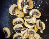 Foto del paso 3 de la receta: Solomillo de pollo en salsa de cebolla