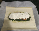 Foto del paso 3 de la receta: Hojaldre relleno de salmón, queso crema y espinacas