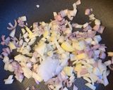 Une image de l'étape 1 de Curry de crevettes au lait de coco 🇹🇭.