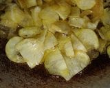 Foto langkah ke 4 dari resep Kering Kentang Pedas Manis (44).