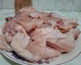 Foto langkah ke 1 dari resep Ayam UNGKEP LENGKUAS. Gurih, bumbunya melimpah, wangi lengkuas.
