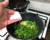 Foto del paso 2 de la receta: Rape a la plancha con judías verdes con patata, chalotas y tomate cherry