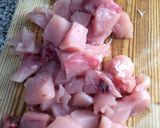 Foto del paso 1 de la receta Arroz con bonito y gambas