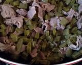 Foto del paso 2 de la receta: Carne con nopales en salsa verde