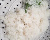 Foto langkah ke 1 dari resep Cheese Mango Sticky Rice Popsicle.