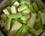 हरे बैंगन की सब्जी(hare baingan ki sabzi recipe in hindi) रेसिपी चरण 1 फोटो
