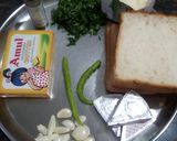 गार्लिक ब्रेड /चीझ गार्लिक ब्रेड (Garlic bread recipe in marathi) रेसिपी स्टेप 1 फोटो 
