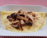 Foto del passaggio 4 della ricetta Crepes con funghi cardocelli