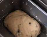 Foto langkah ke 2 dari resep Cinnamon Raisins Bread.