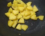 Une image de l'étape 3 de Ananas poêlé a la cardamome.