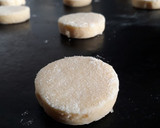 Foto del paso 4 de la receta: Conitos con dulce de leche bañado con chocolate